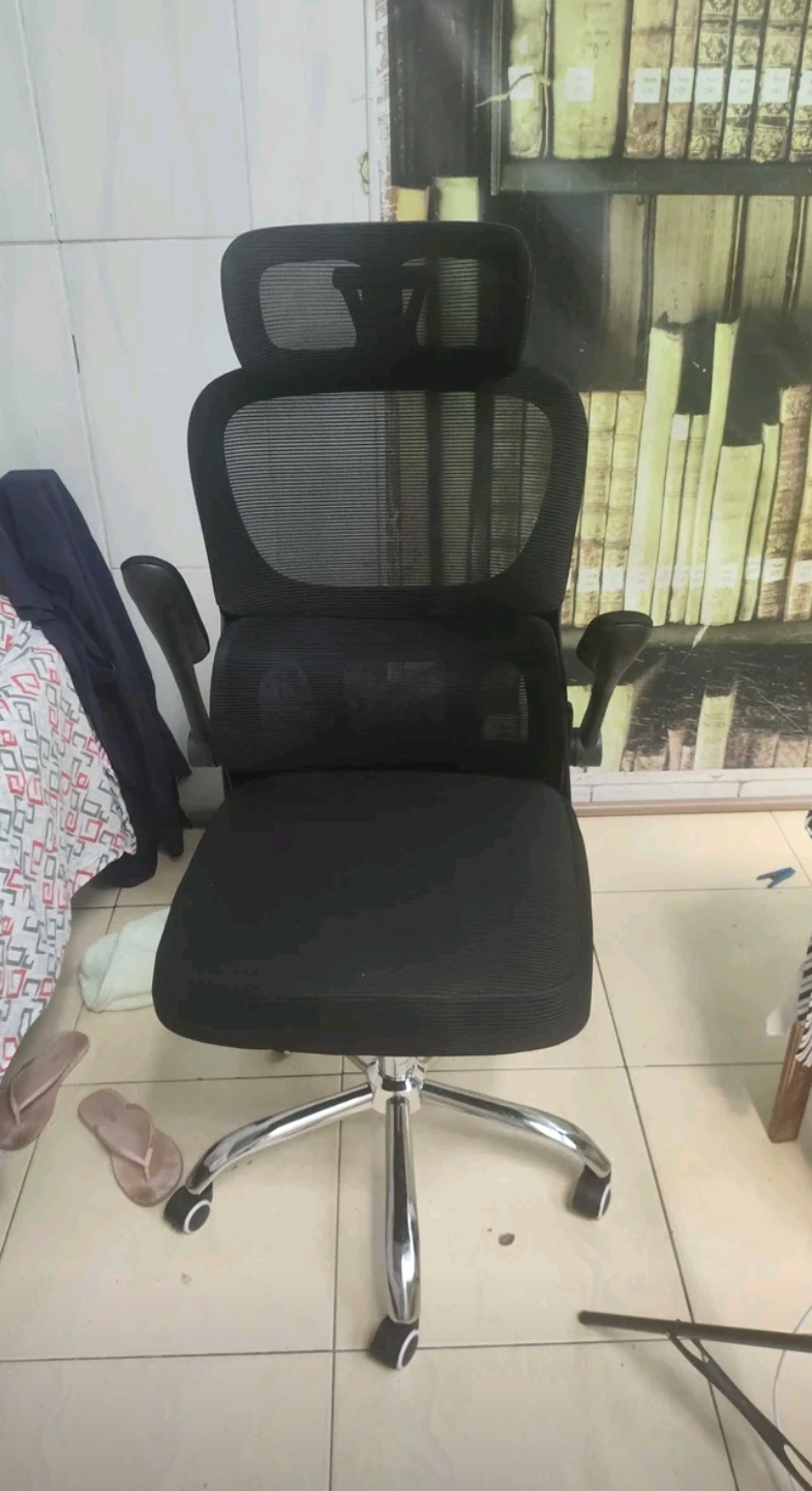 Detalhe do encosto mesh respirável da ArcoDesk